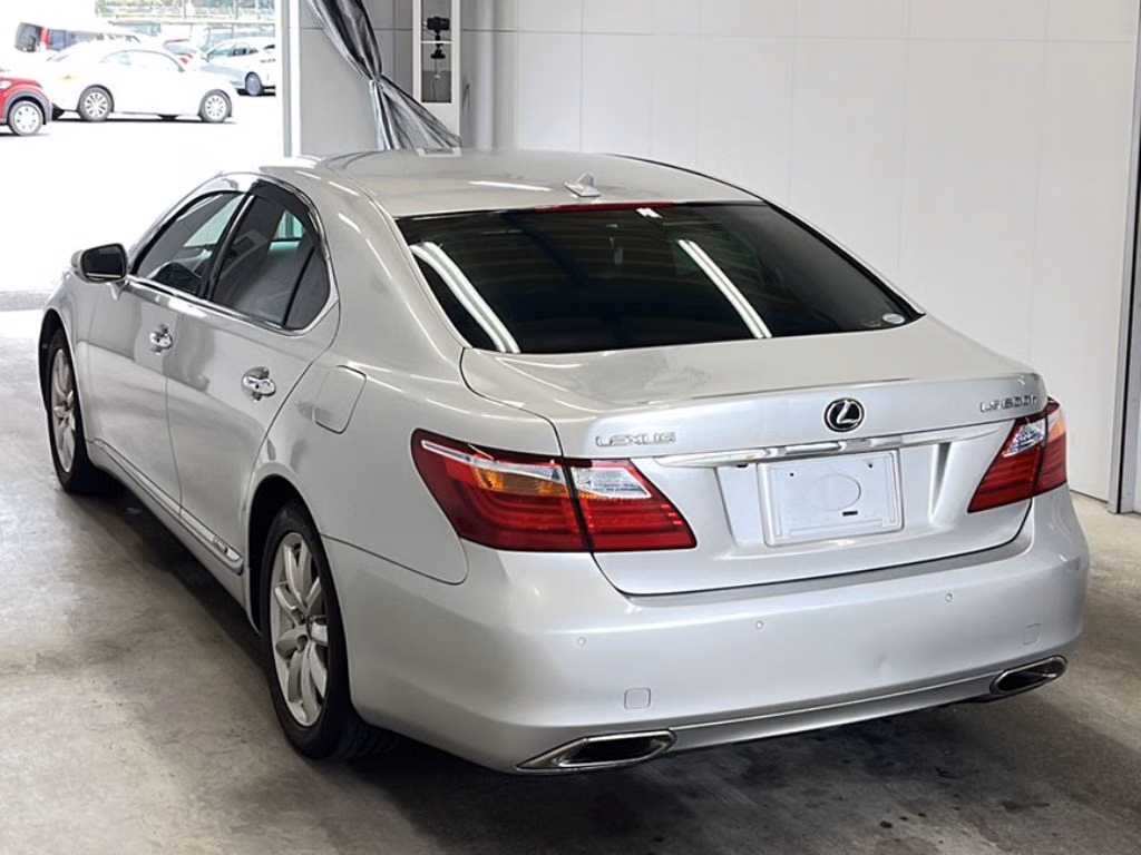 LEXUS LS600H