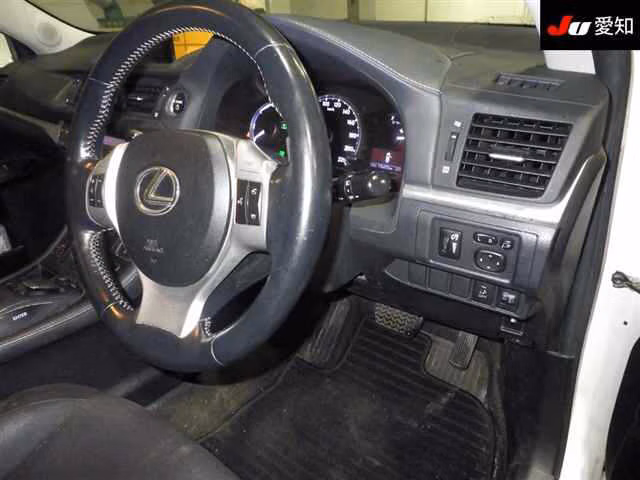 Lexus CT200h