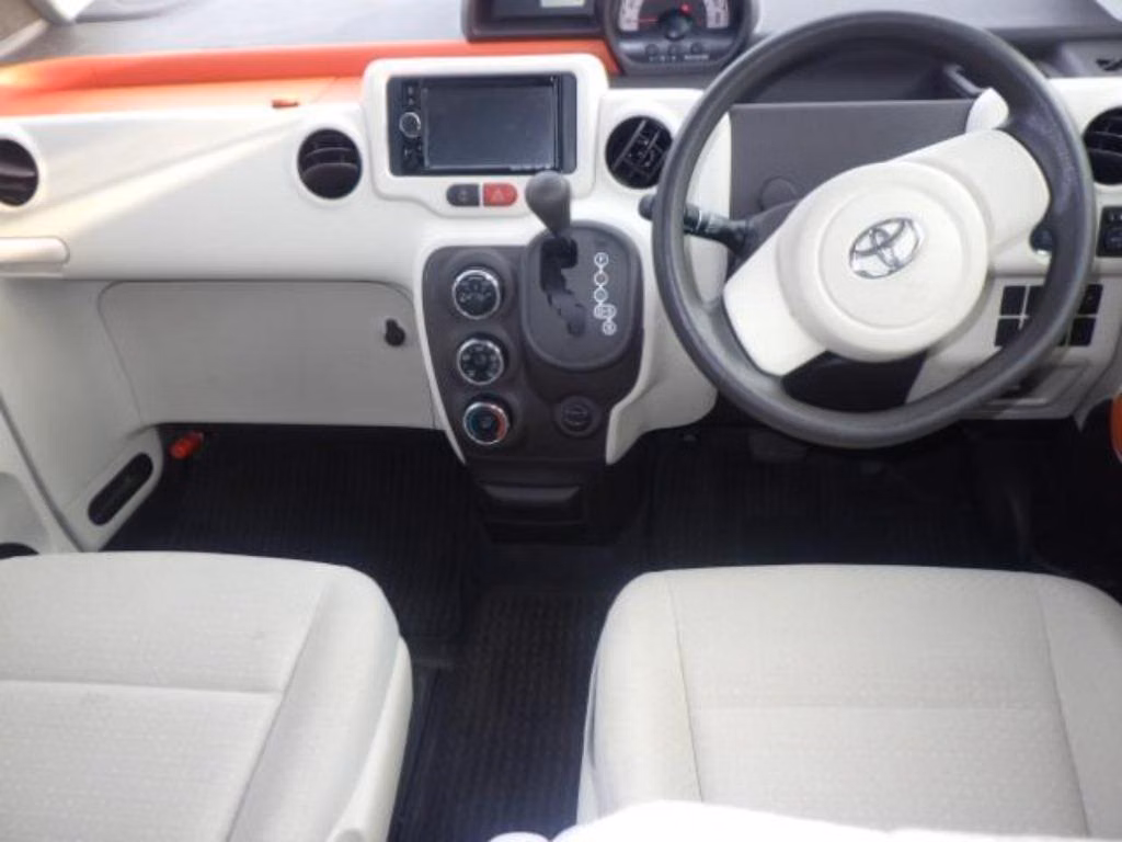 TOYOTA SPADE
