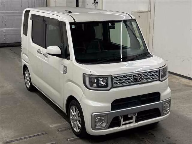 TOYOTA PIXIS MEGA