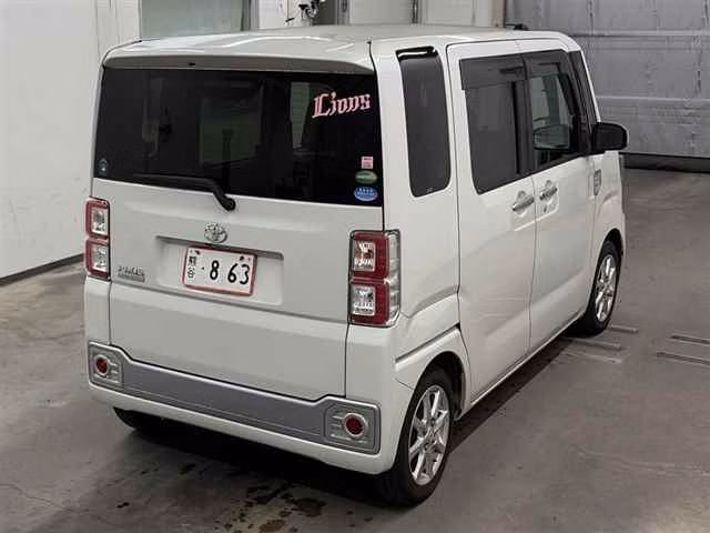 TOYOTA PIXIS MEGA