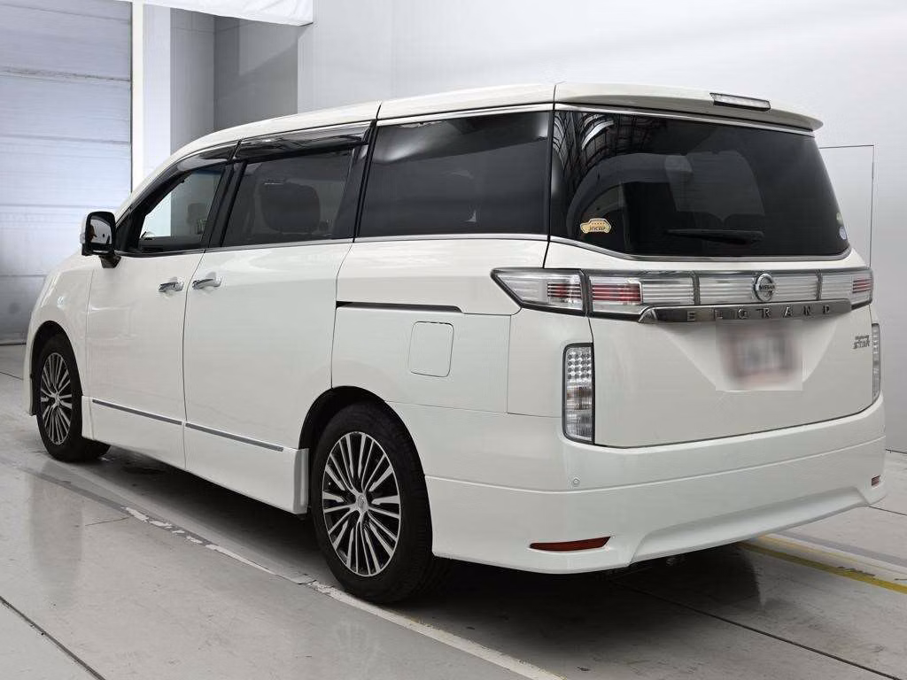 NISSAN ELGRAND