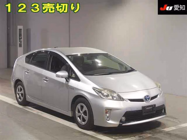 TOYOTA PRIUS