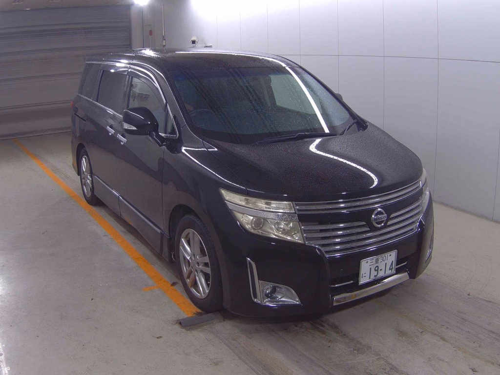 NISSAN ELGRAND