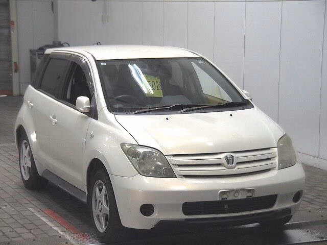 TOYOTA IST