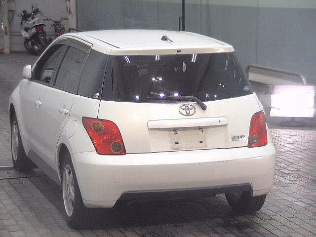 TOYOTA IST