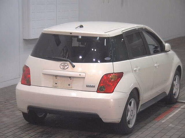 TOYOTA IST