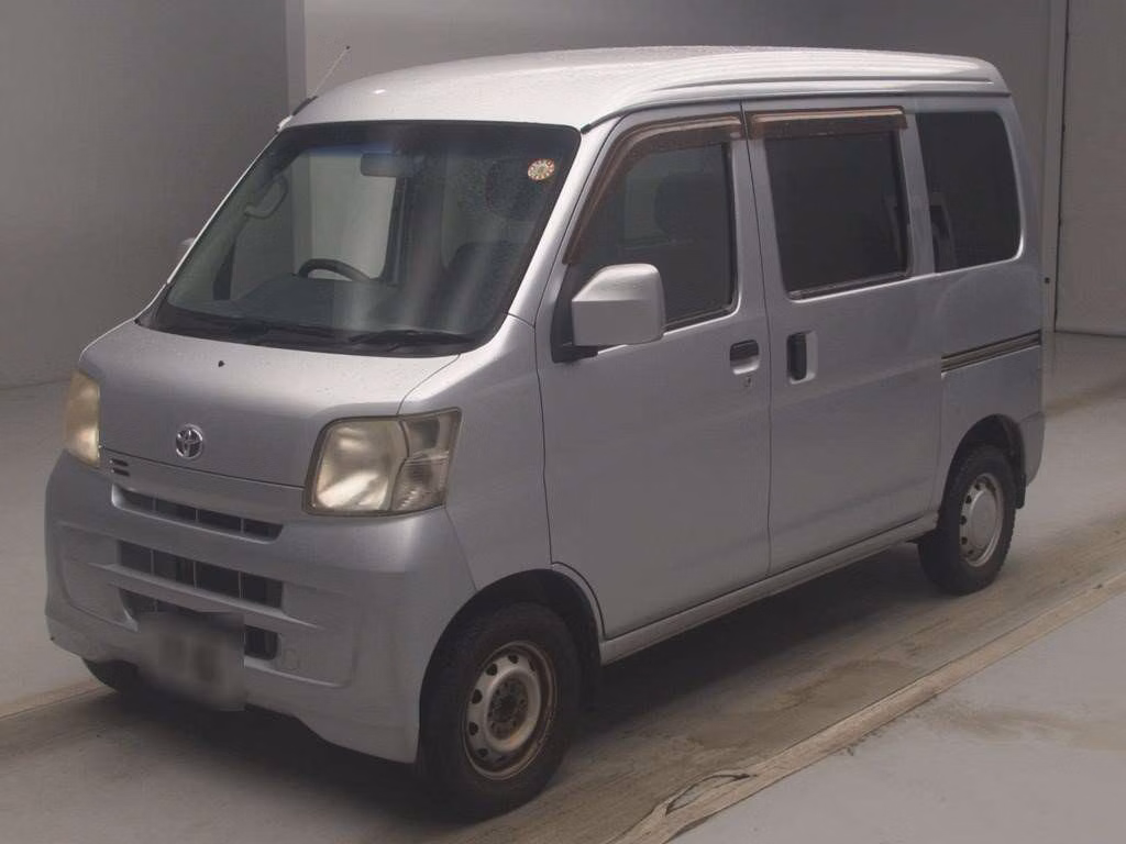 TOYOTA PIXIS VAN