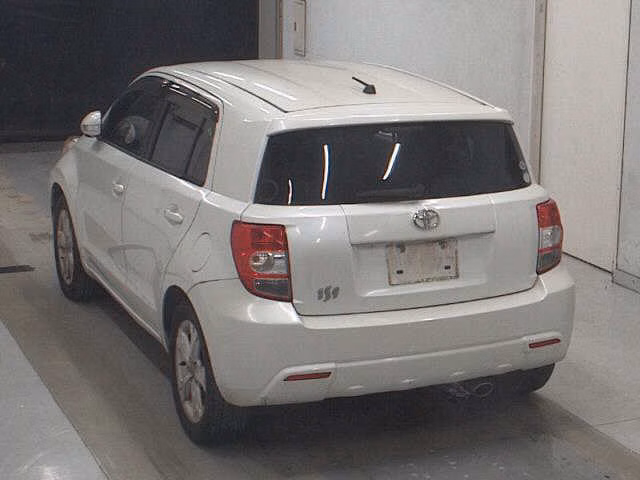 TOYOTA IST