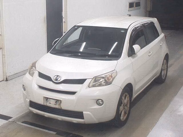 TOYOTA IST