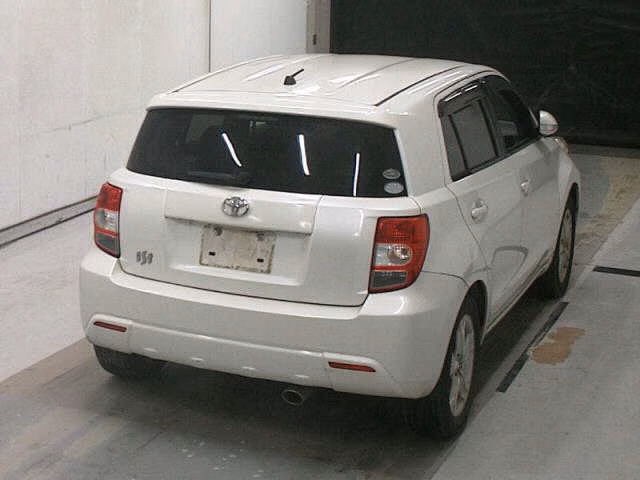 TOYOTA IST