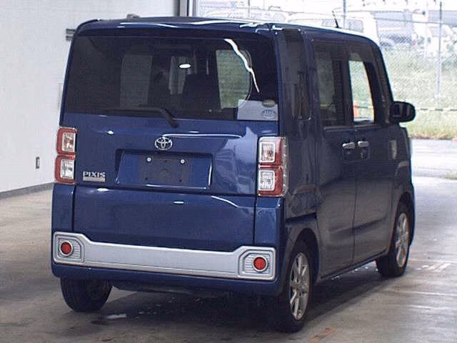 TOYOTA PIXIS MEGA