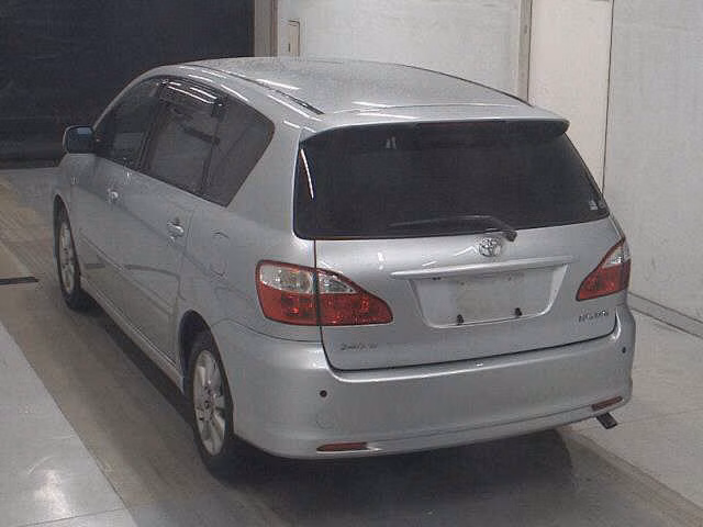 Toyota Ipsum