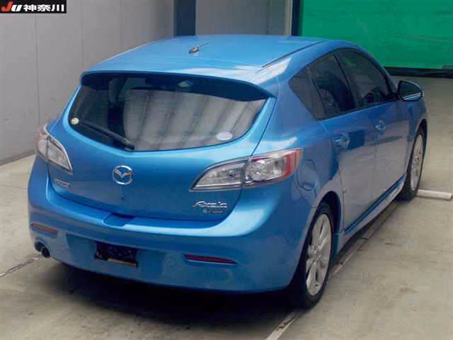 MAZDA AXELA