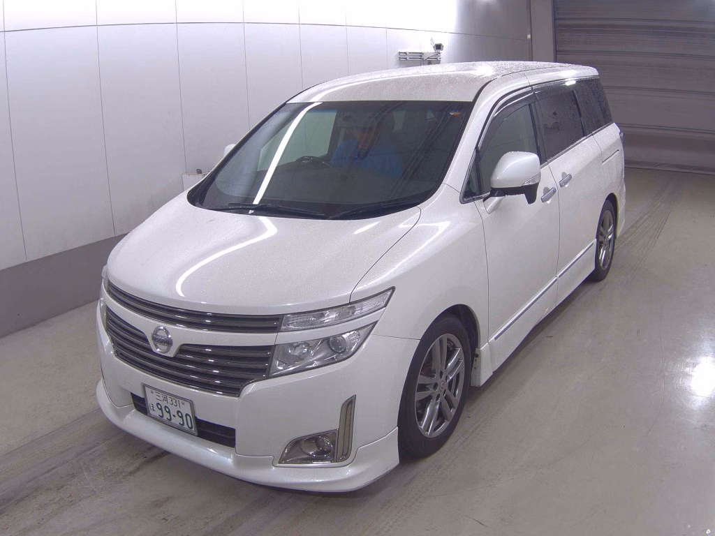 NISSAN ELGRAND