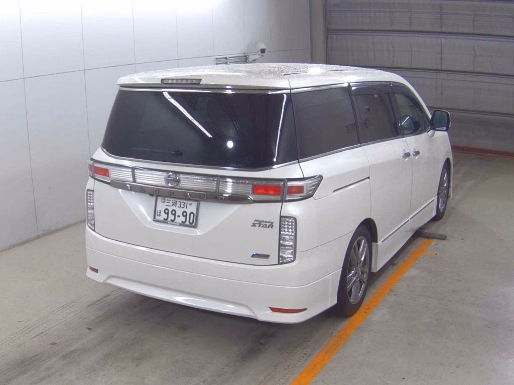 NISSAN ELGRAND