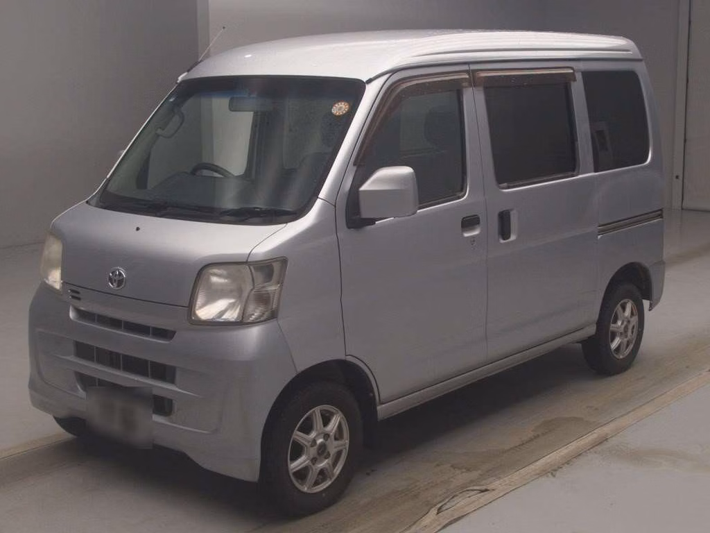 TOYOTA PIXIS VAN