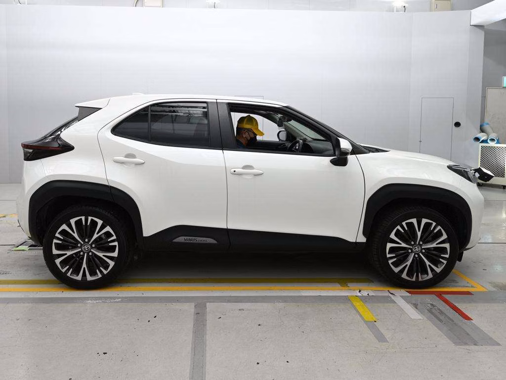 TOYOTA YARIS CROSS