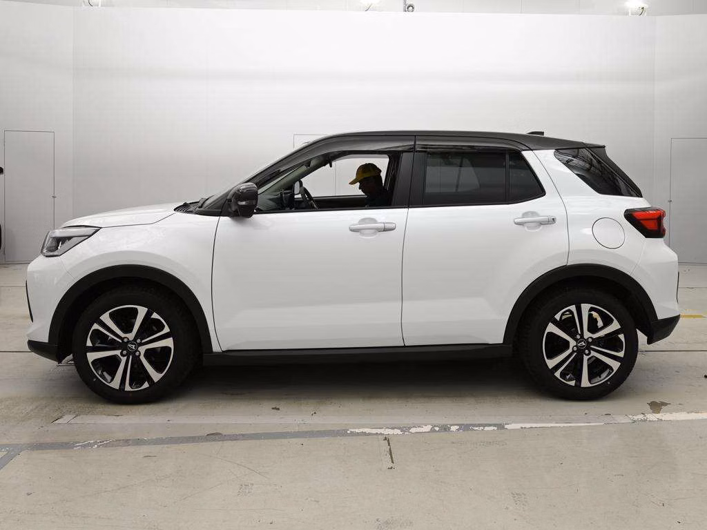 DAIHATSU ROCKY