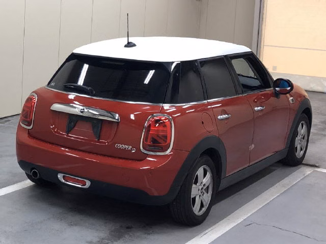 MINI HATCH