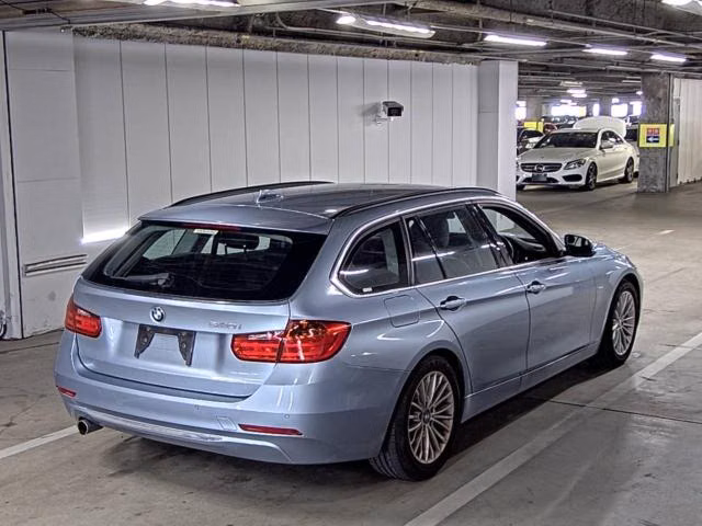 BMW 3-SERIES