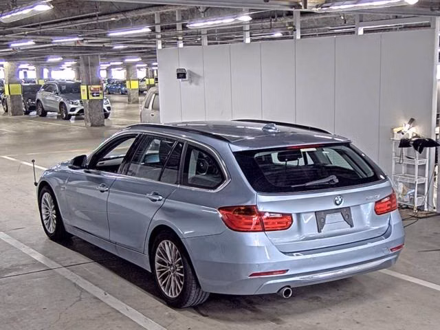 BMW 3-SERIES