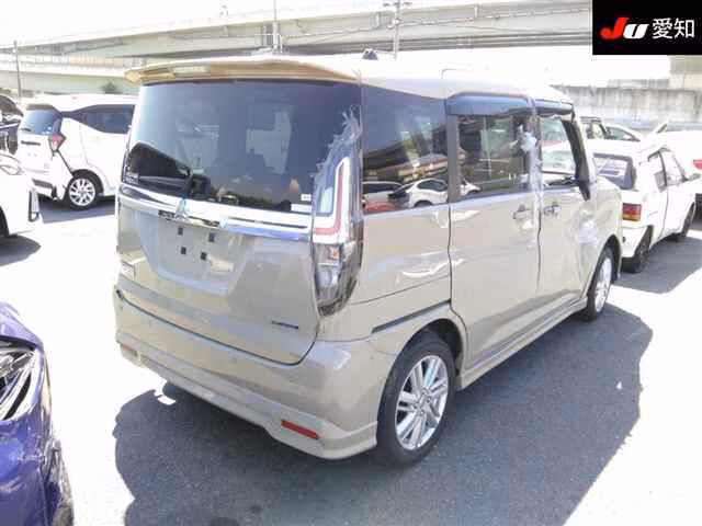 Mitsubishi Delica D:2