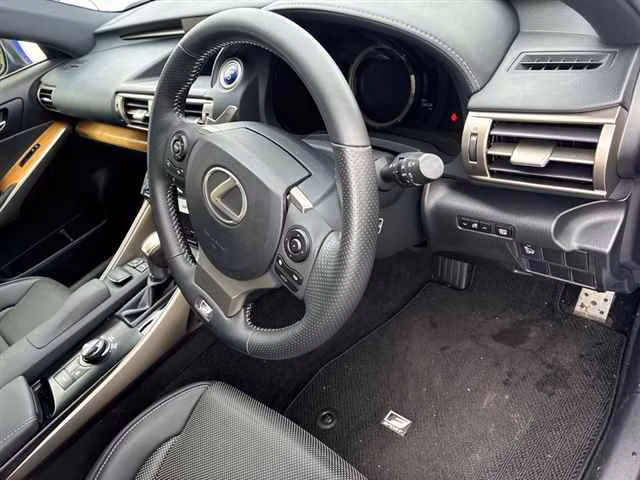 Lexus IS300h