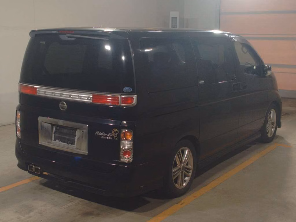 NISSAN ELGRAND