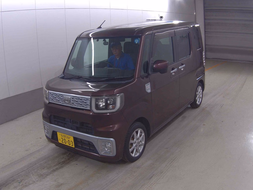 DAIHATSU WAKE