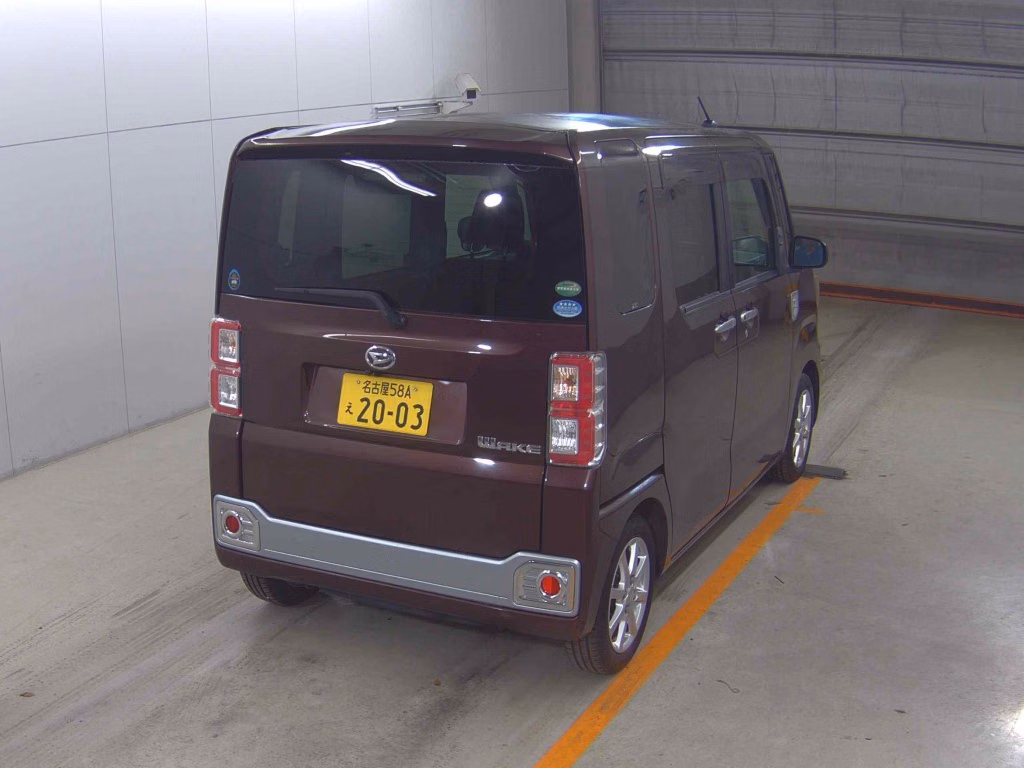 DAIHATSU WAKE