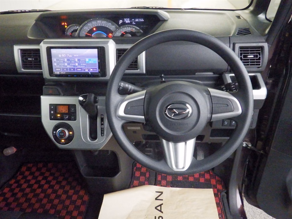 DAIHATSU WAKE