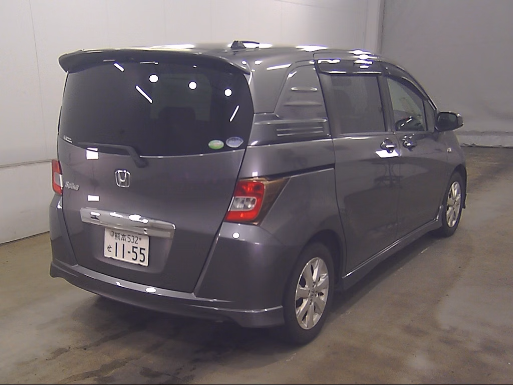HONDA FREED SPIKE