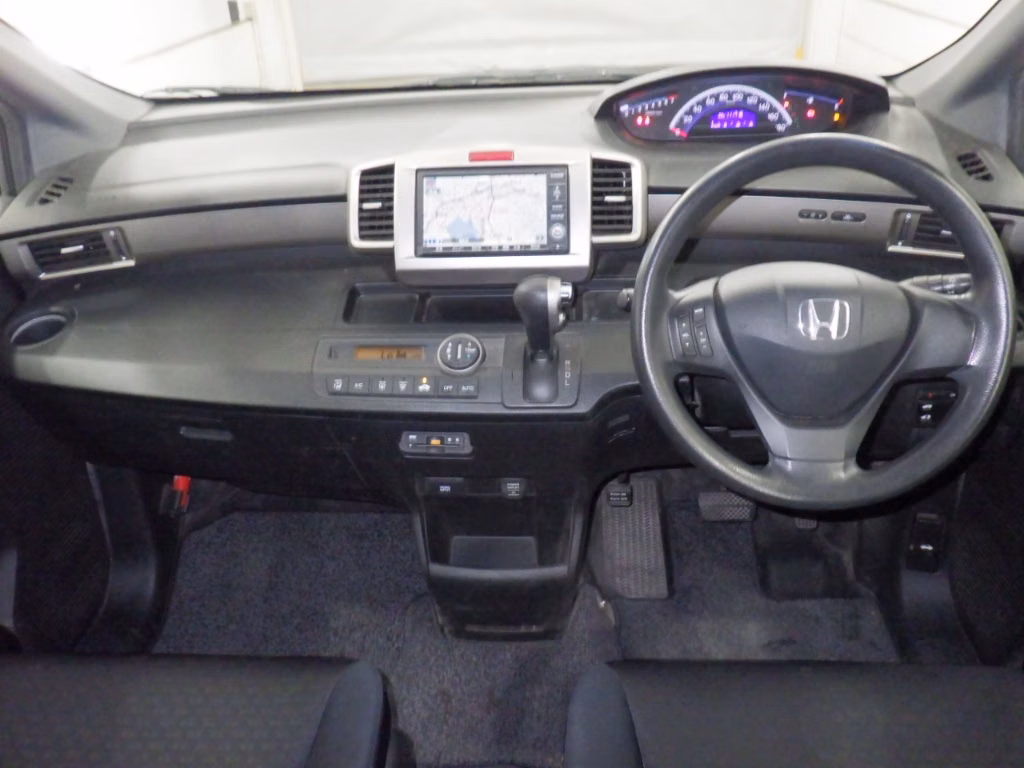 HONDA FREED SPIKE
