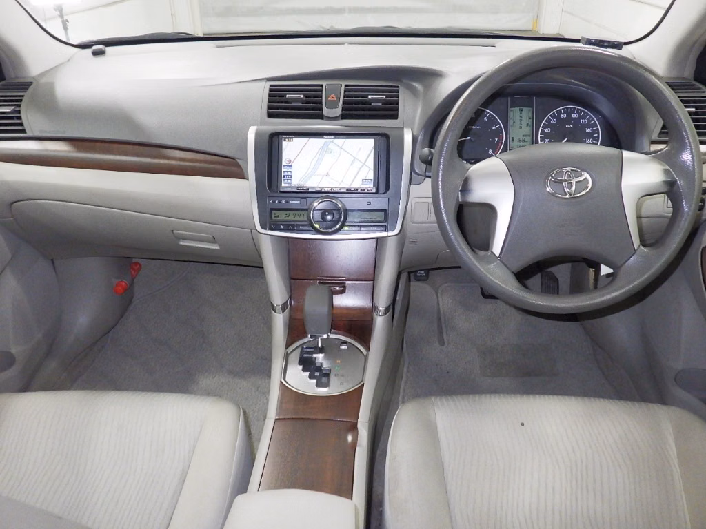 TOYOTA PREMIO