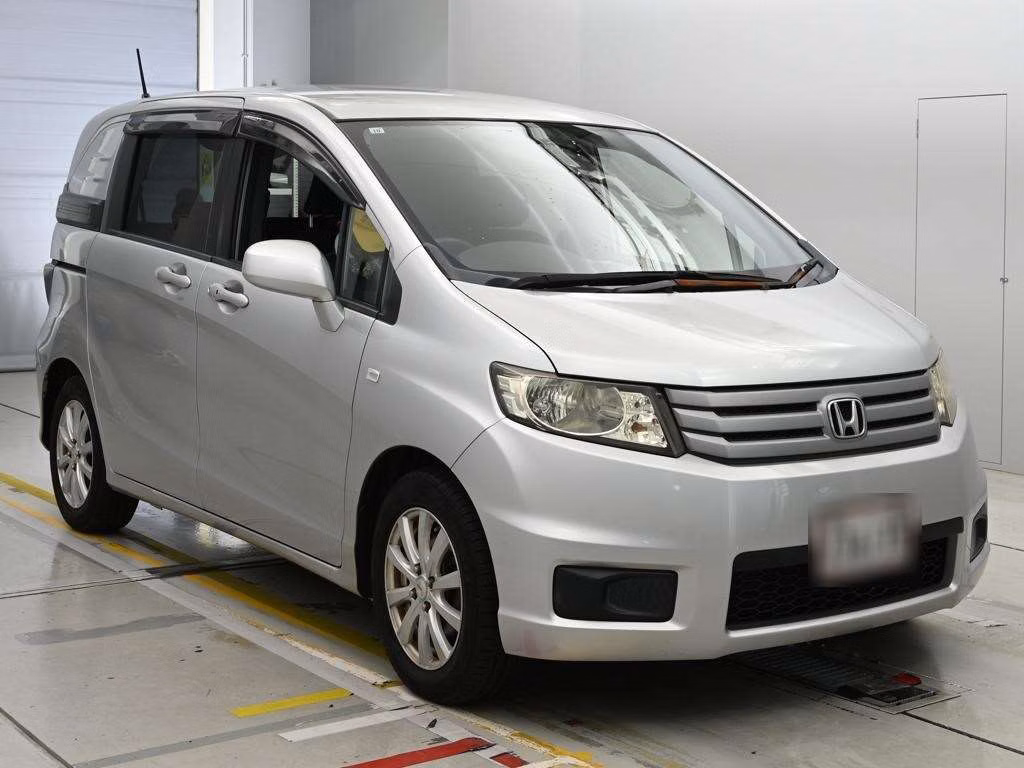 HONDA FREED SPIKE