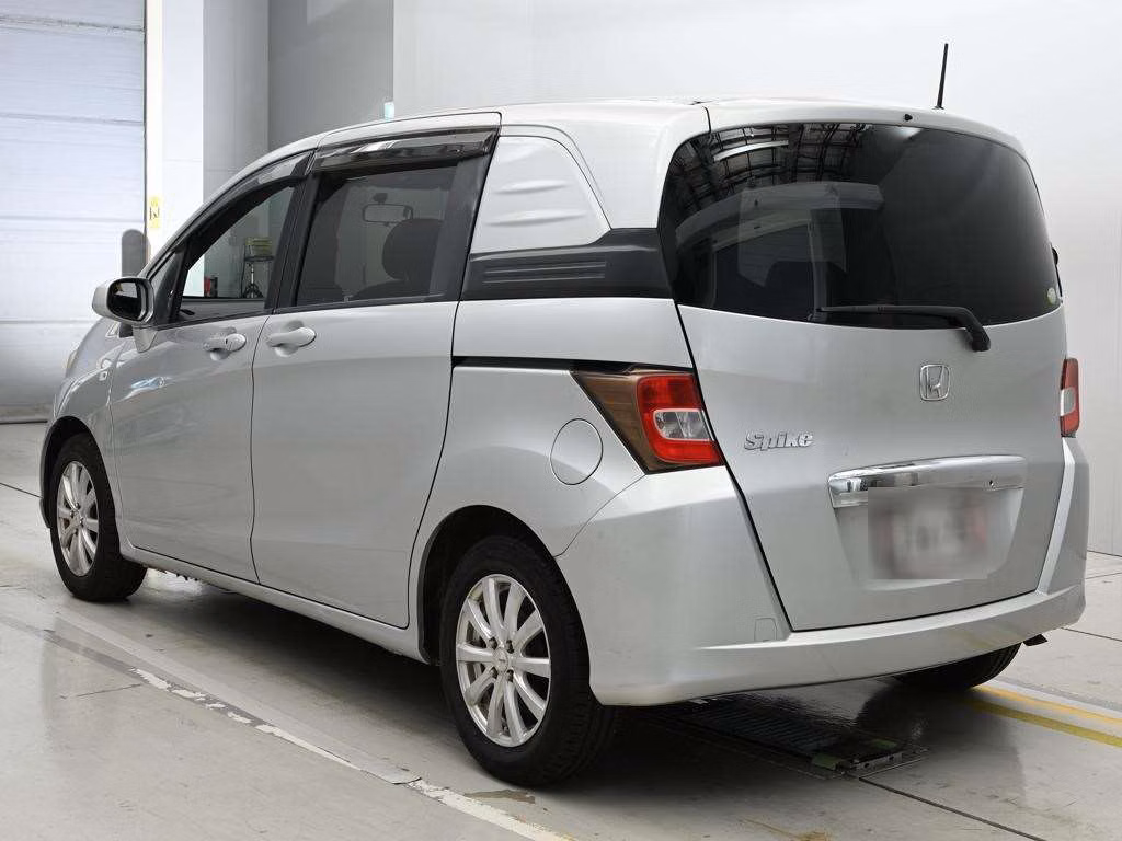 HONDA FREED SPIKE