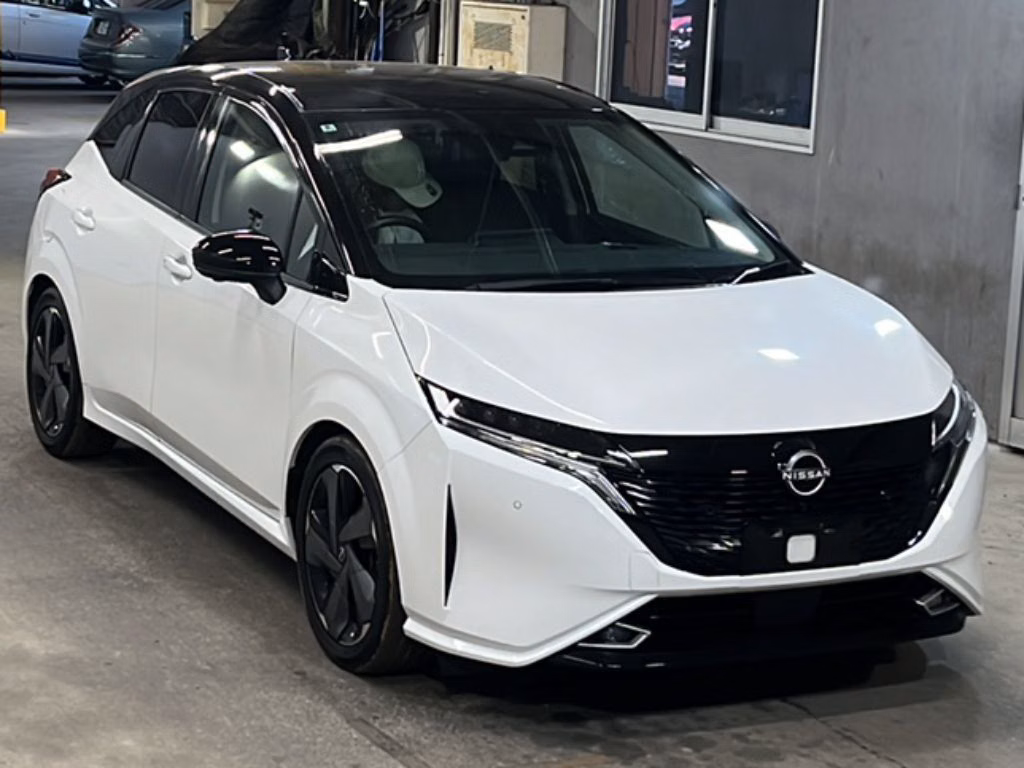 Nissan Aura