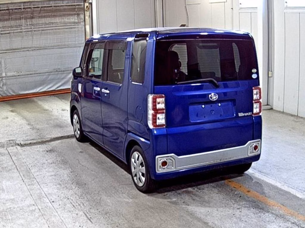 DAIHATSU WAKE