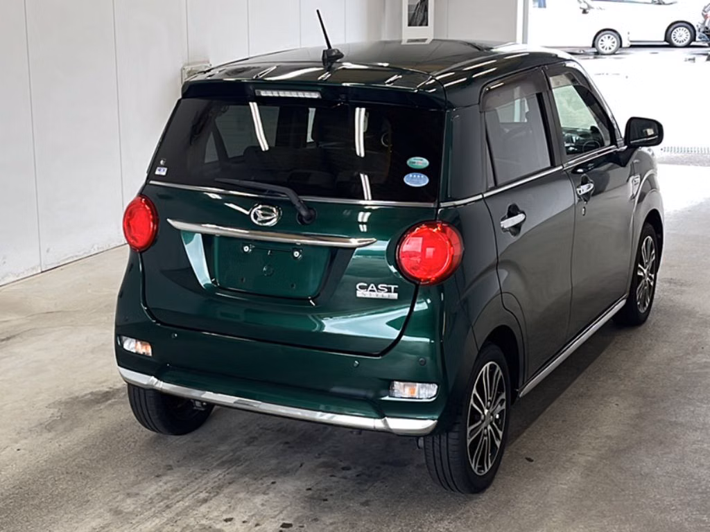 DAIHATSU CAST
