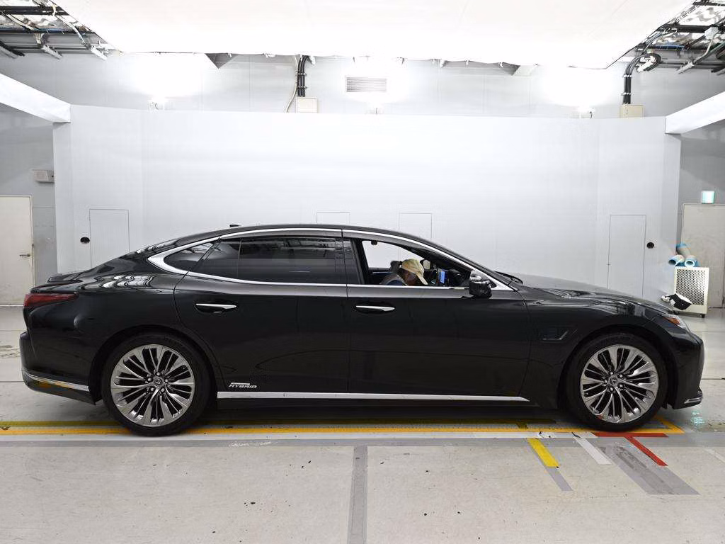 Lexus LS500h
