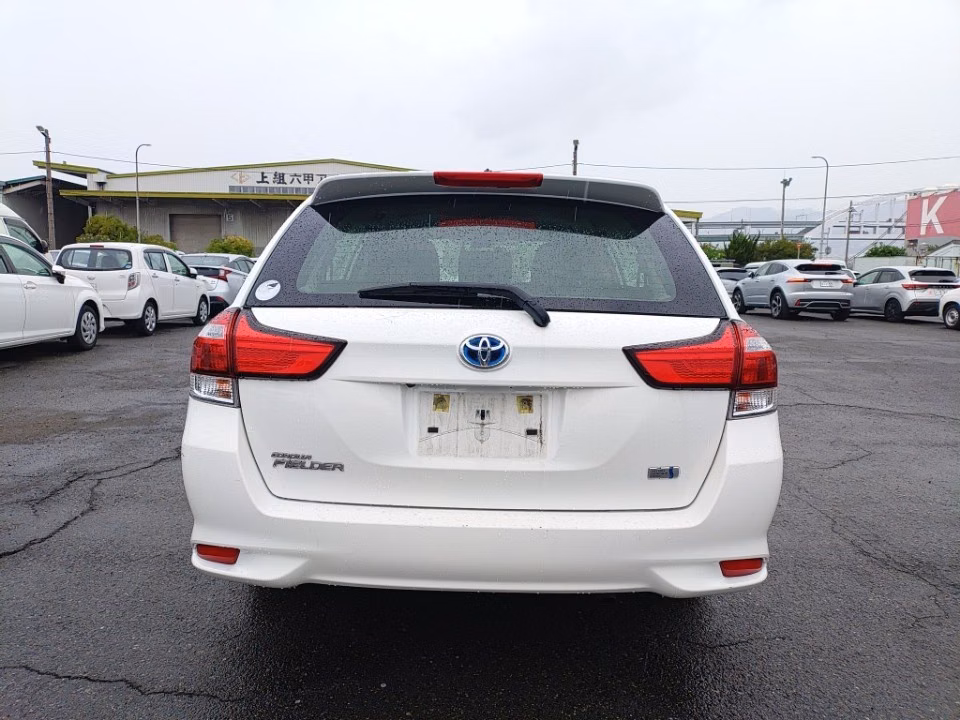TOYOTA COROLLA FIELDER