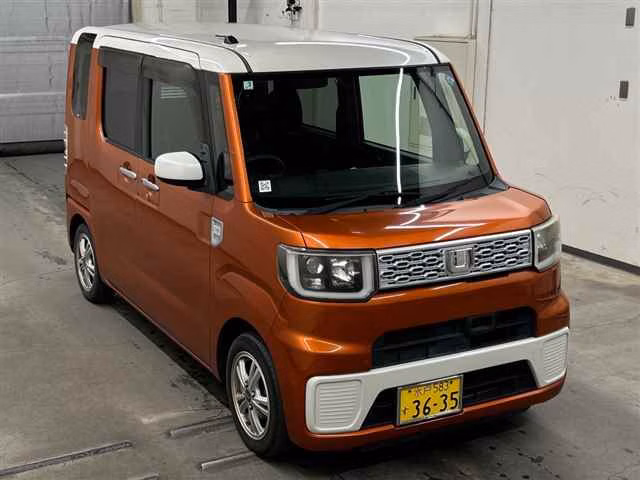 DAIHATSU WAKE