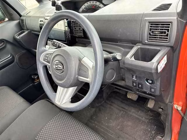 DAIHATSU WAKE