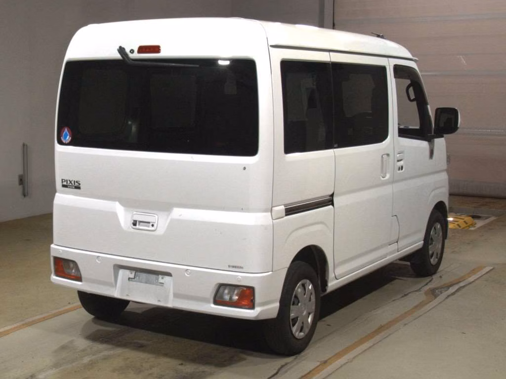 TOYOTA PIXIS VAN