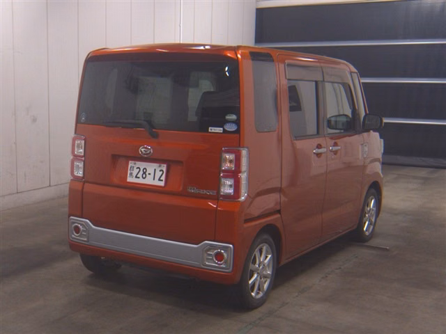 DAIHATSU WAKE