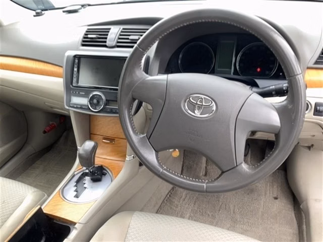 TOYOTA PREMIO