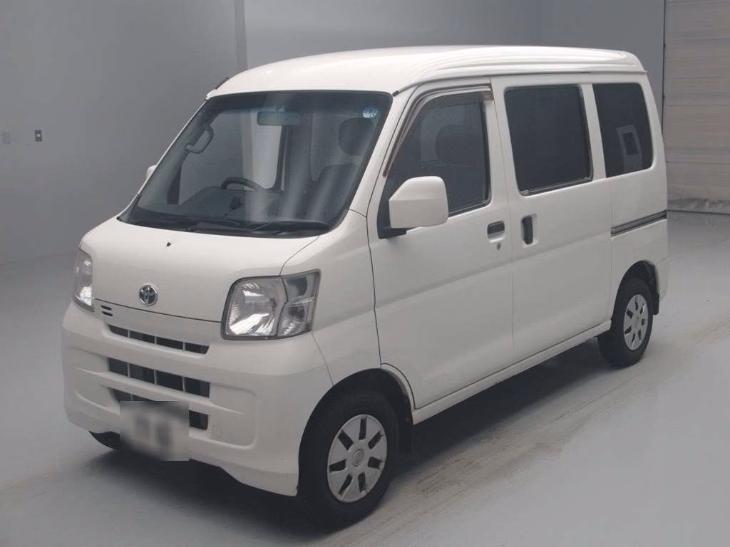 TOYOTA PIXIS VAN