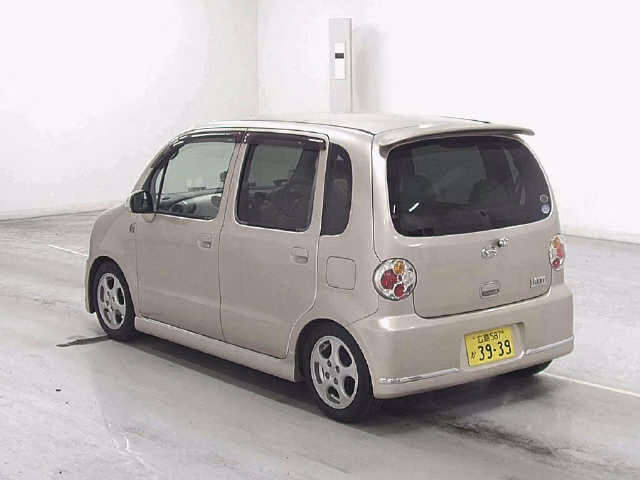 DAIHATSU MOVE LATTE