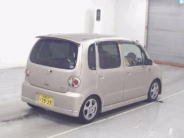 DAIHATSU MOVE LATTE